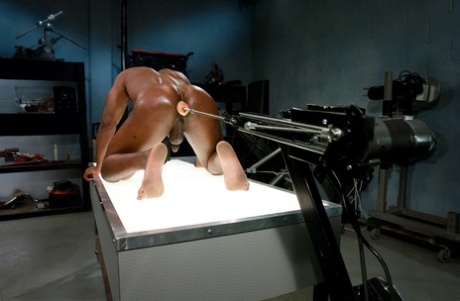 Chase Coxxx Barebacks Colin Black
